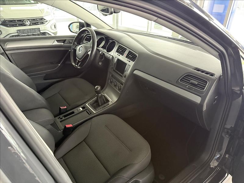 Volkswagen Golf 1,4   TSI 92kW,COMFORTLINE,2.M - fotka 8 z 23