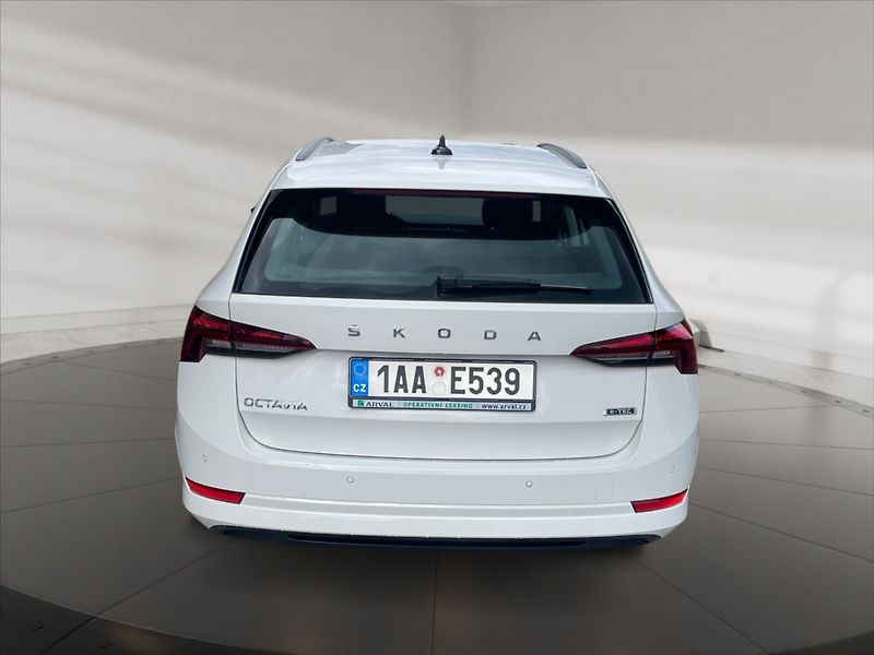 Škoda Octavia 1,5 e-TEC 110 Ambition AT - fotka 5 z 11