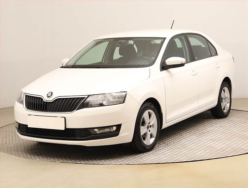 Škoda Rapid (2019) 1.0 TSI, Park. senzory - fotka 2 z 17