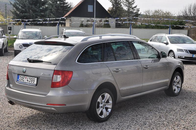 Škoda Superb II 2.0TDi 103kW KOMBI Elegance - fotka 3 z 20