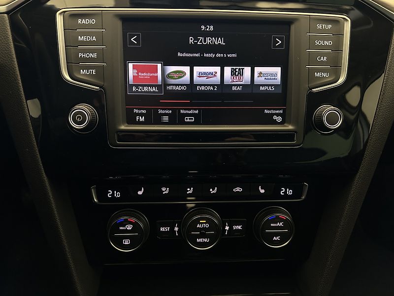 Volkswagen Passat Variant 2.0 TDI 4Motion 4x4 HIGHLINE - fotka 11 z 21