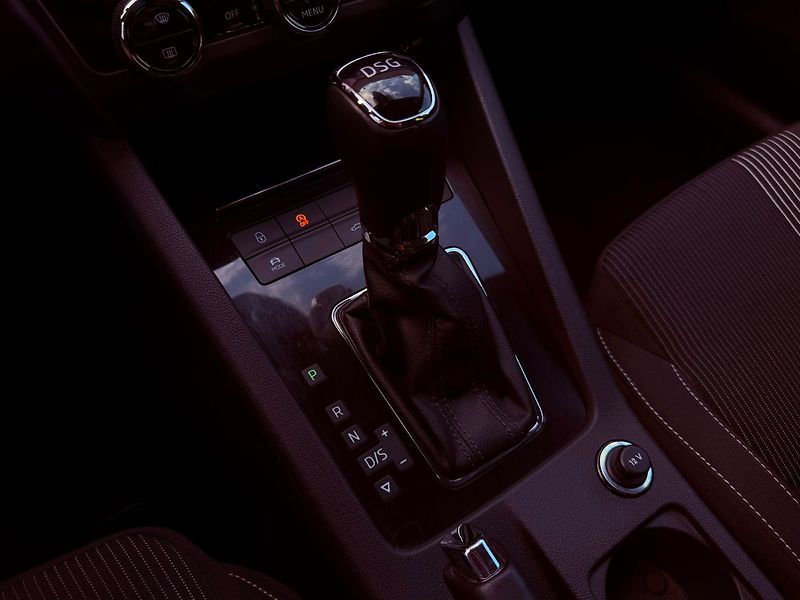 Škoda Octavia 1.4 TSi DSG Style, Serviska - fotka 26 z 32