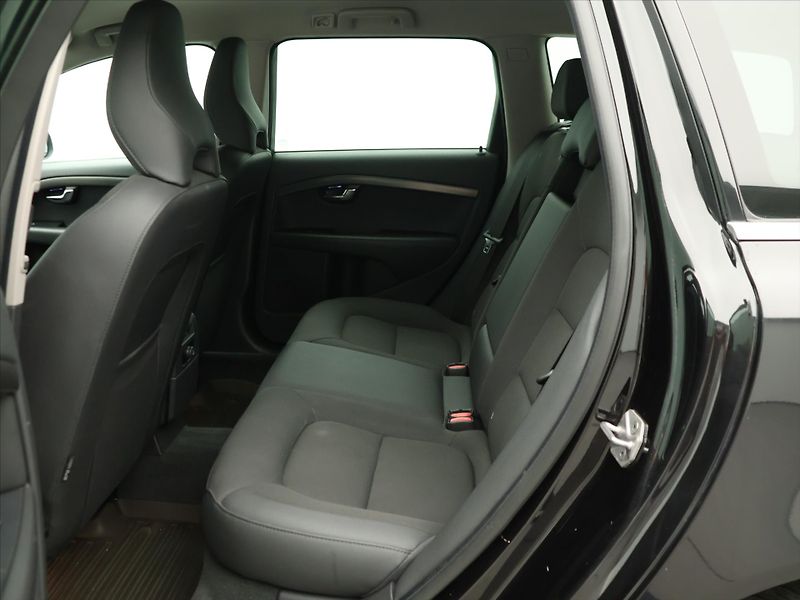 Volvo V70 2.0 D3 110kW Navi - fotka 14 z 31