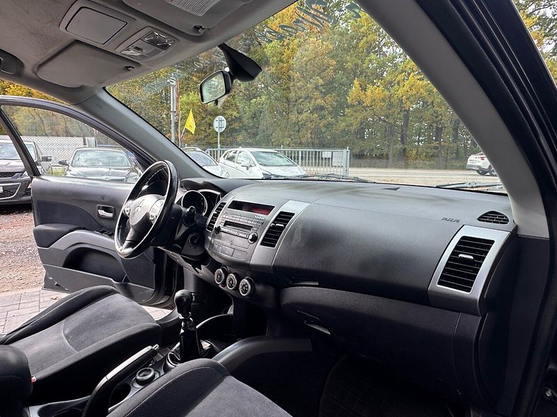 Mitsubishi Outlander (2008) 2.2 - fotka 17 z 30