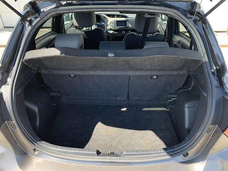 Toyota Yaris SELECTION 1,5 HYBRID 74kW AT - fotka 5 z 26