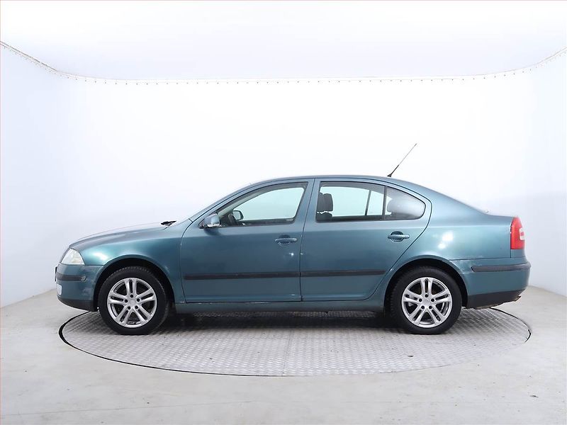 Škoda Octavia (2004) 1.6, nová STK, udržované - fotka 3 z 15