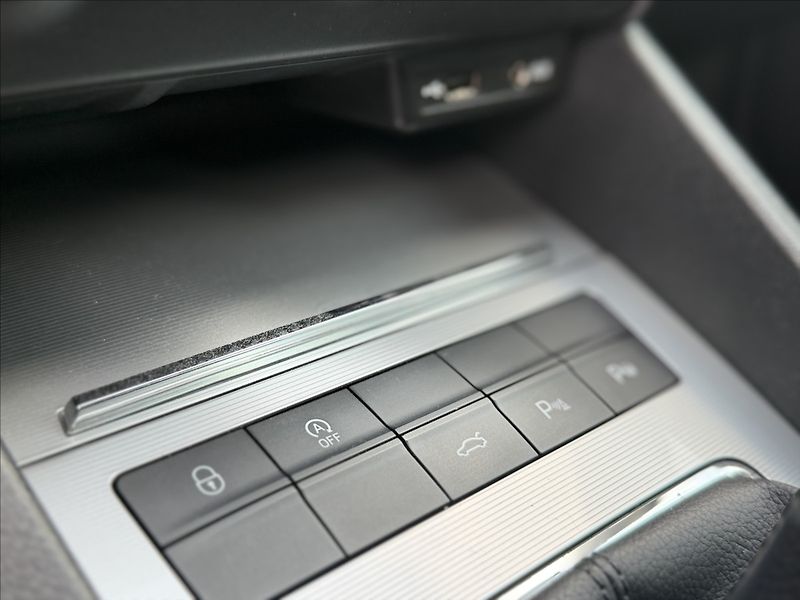 Škoda Octavia 2,0 STYLE EL.KUFR, VYHŘ.ČELNÍ - fotka 15 z 34