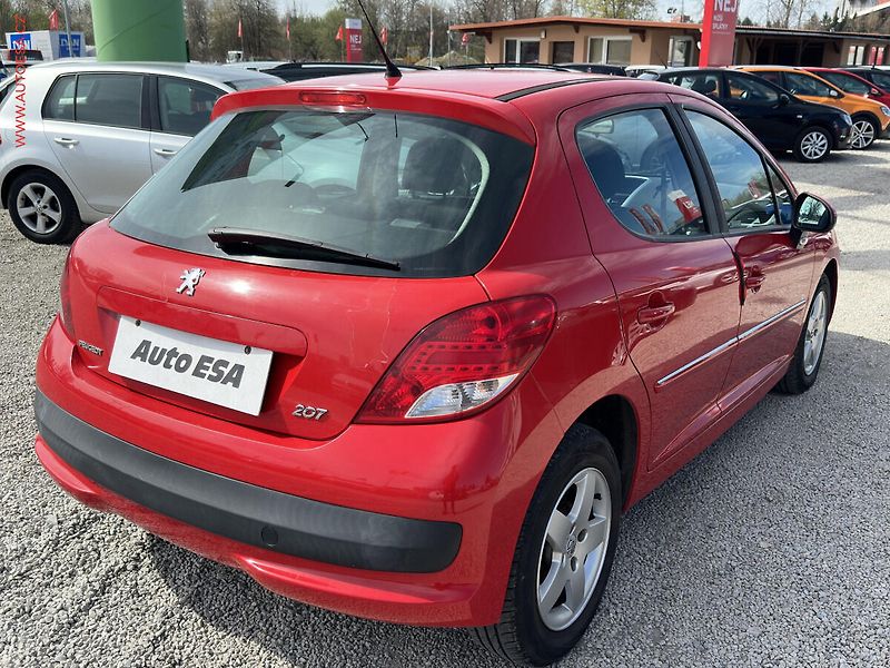 Peugeot 207 (2012) 1.4i, 2.maj,ČR, AC - fotka 4 z 16