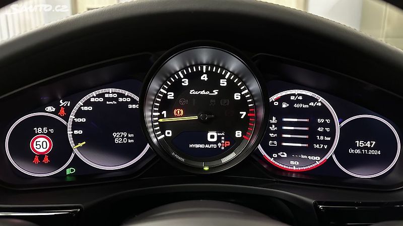 Porsche Panamera TURBO S E-HYBRID 700 koní - fotka 44 z 51