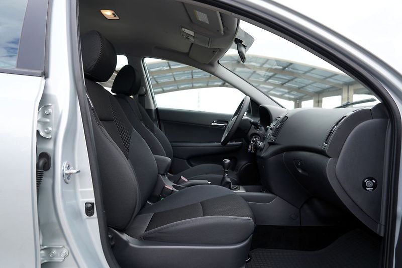Hyundai i30 1.6 CRDI-16V/90 PS/ČR - fotka 25 z 38