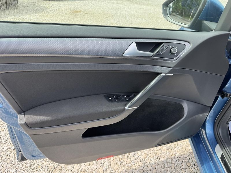 Volkswagen Golf (2015) 1.6TDi,DSG,rezervace - fotka 14 z 49