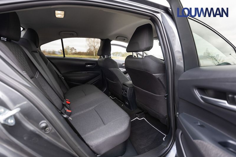 Toyota Corolla SD 1.8L HEV CVT Style - fotka 27 z 32