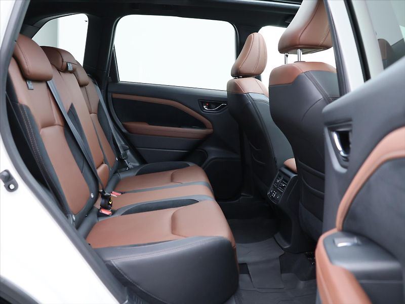 Subaru Forester 2,0 e-EyeSight 100kW CZ CVT - fotka 13 z 33