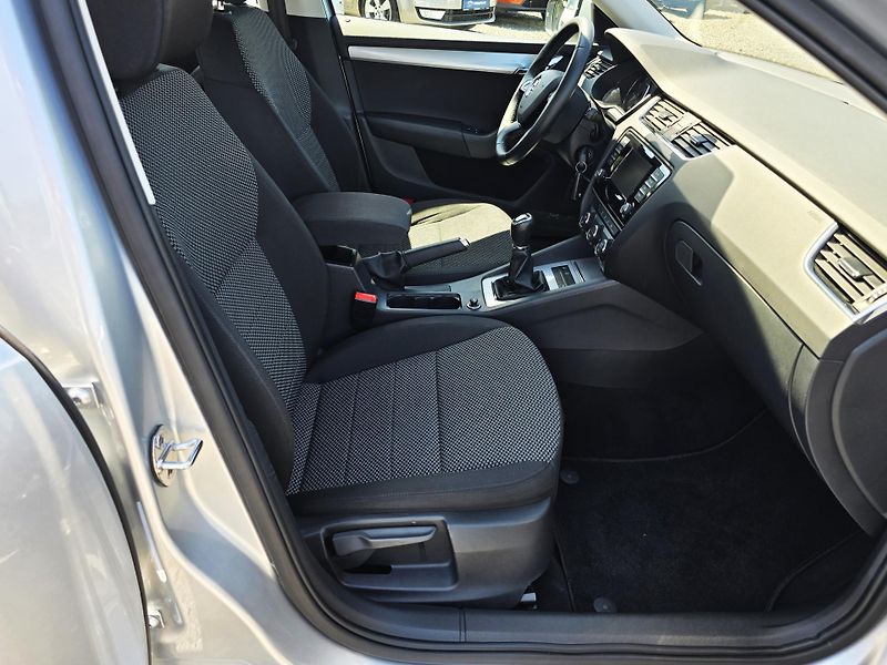 Škoda Octavia 1.2 TSI BOHATÁ VÝBAVA 66Tis Km - fotka 18 z 24