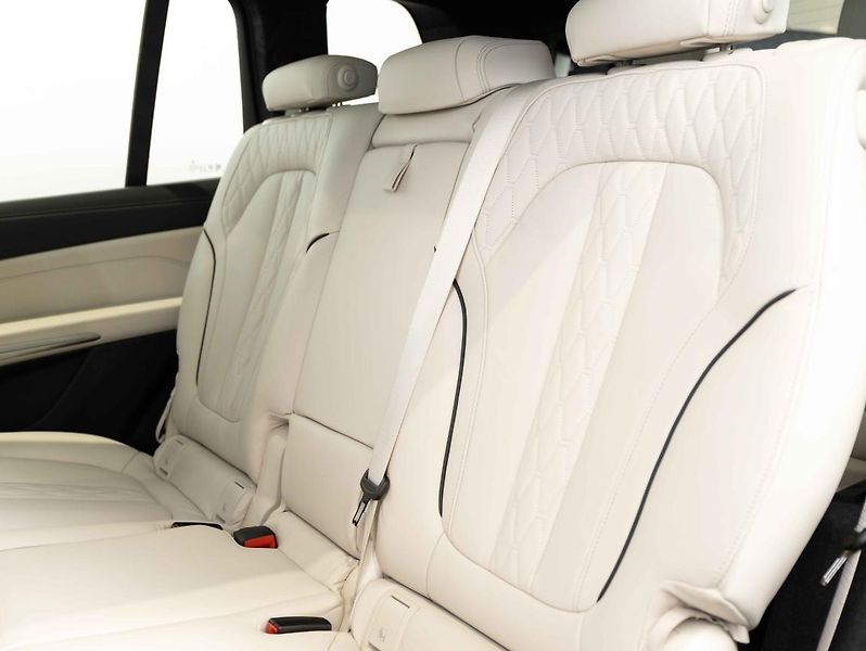 BMW X7 xDrive40i - fotka 22 z 25
