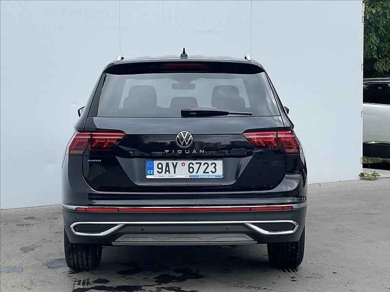 Volkswagen Tiguan 1,5 TSI DSG Elegance NAVI+LED - fotka 23 z 24