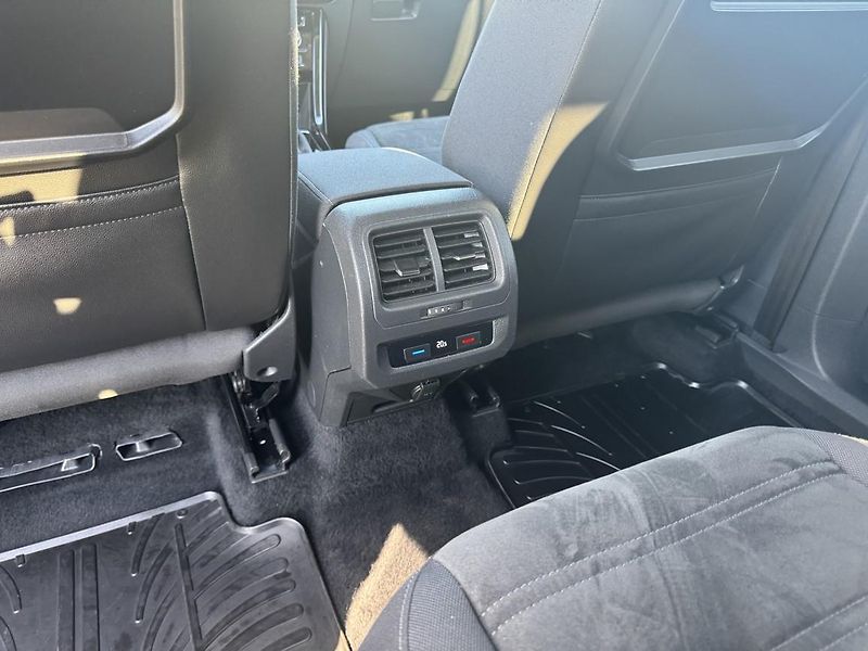 Volkswagen Touran (2017) - fotka 19 z 24