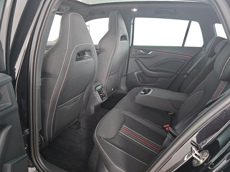Škoda Scala (2025) 1.5TSi 110kW DSG MONTE CARLO T - fotka 7 z 35