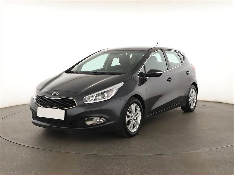 Kia Ceed (2014) 1.6 GDI, ČR,1.maj, Serv.kniha - fotka 2 z 14