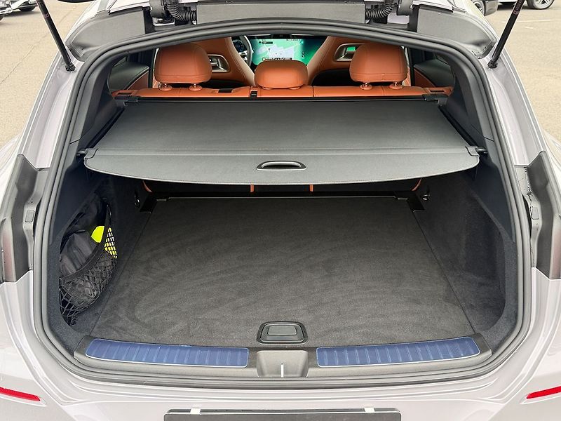 Mercedes-Benz GLC 400 4MATIC EQ - fotka 13 z 36