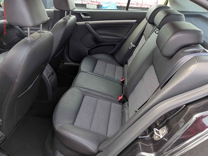 Škoda Octavia (2011) 1.4TSi, 1.maj, Elegance, DSG - fotka 10 z 14