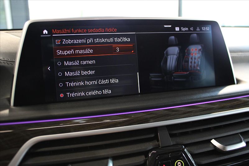 BMW Řada 7 740d xDrive Masáž/NezTop/360°/ - fotka 23 z 37