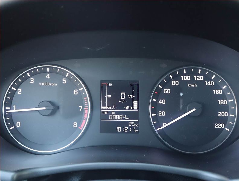 Hyundai i20 (2016) 1.2 - fotka 11 z 15