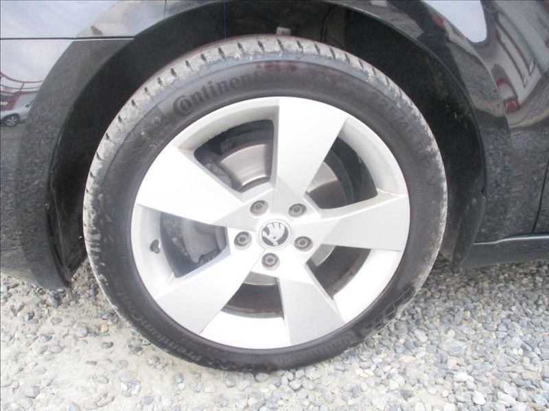 Škoda Octavia 2,0 TDI, Style,DSG,ZAMLUVENO, - fotka 35 z 47