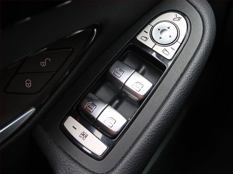 Mercedes-Benz Třídy C (2019) Classic C 220 d, Automat, Navi - fotka 16 z 20