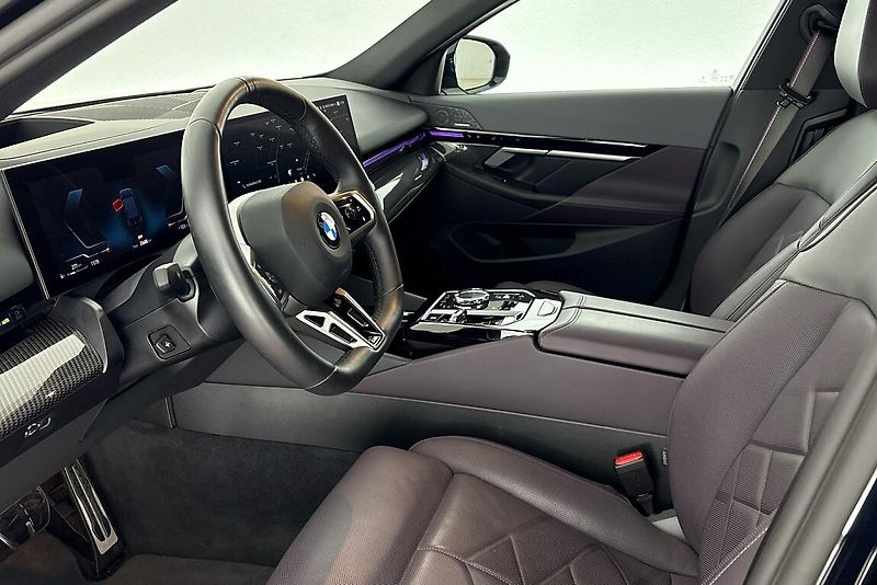 BMW Řada 5 540d xDrive Sedan - fotka 6 z 17