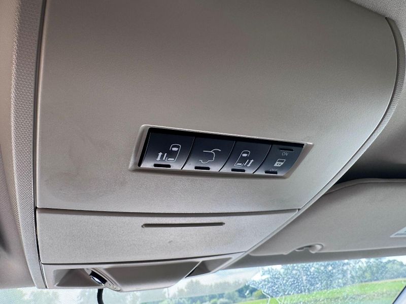 Chrysler Town & Country (2014) 3,6 RT DVD Stown Kůže 2014 - fotka 19 z 20