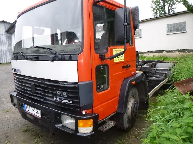 Volvo (1996) FL 614 kontejner - fotka 2 z 11