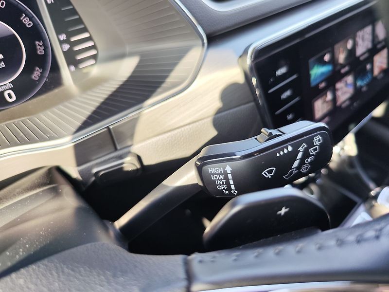 Škoda Superb 2.0 TDI/140kW Style DSG ČR - fotka 27 z 32
