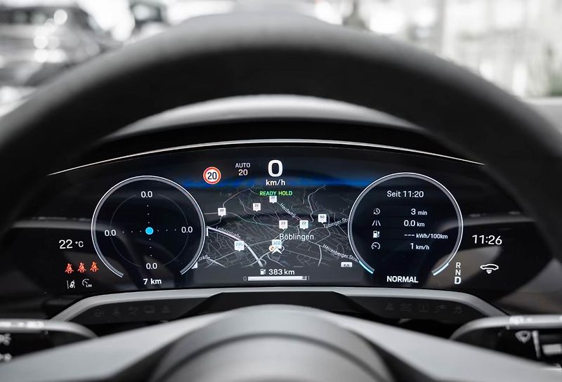 Porsche Taycan 4 Cross Turismo HuD Pano Venti - fotka 15 z 23