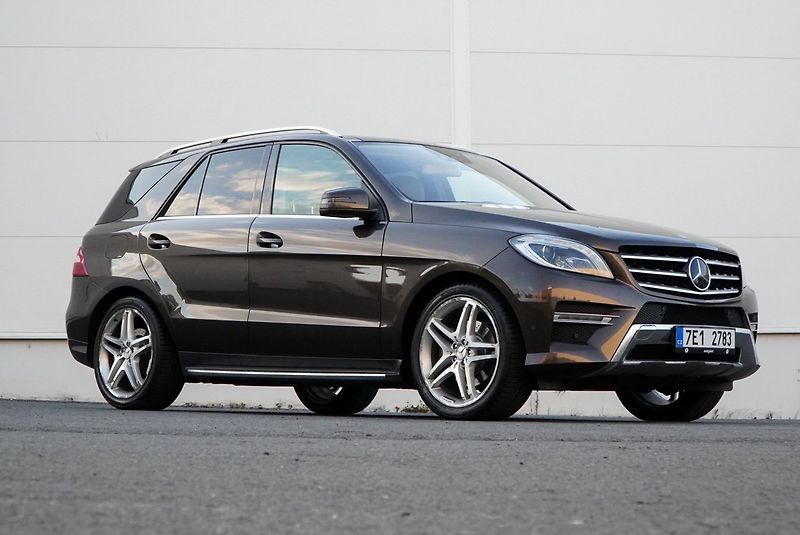 Mercedes-Benz Třídy M 350 CDi 4MATIC AMG - fotka 7 z 45