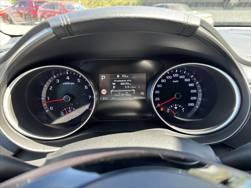 Kia Ceed 1,5 TGDi 118kW AT TOP KAMERA - fotka 43 z 43