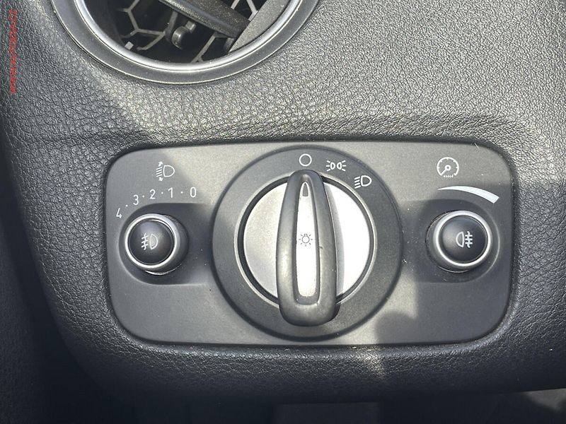 Ford Mondeo (2012) 2.0 TDCi, AC, TZ - fotka 19 z 20