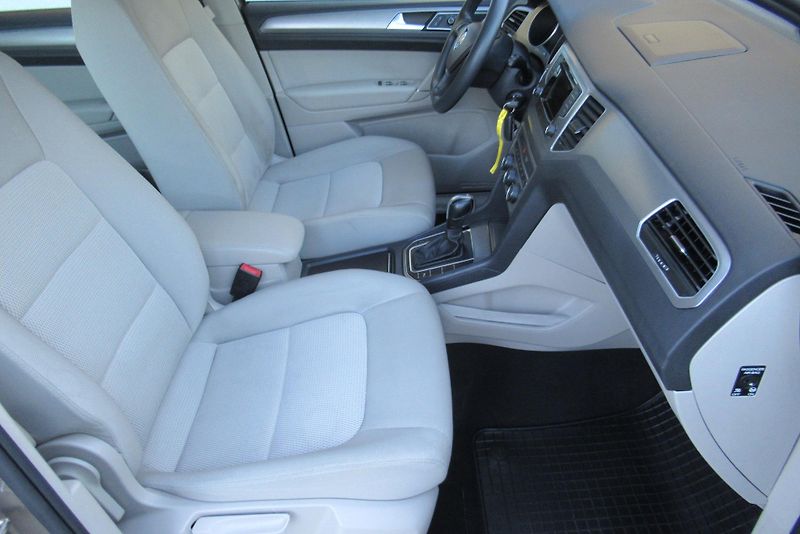 Volkswagen Golf Sportsvan 1.2 TSi DSG AUT.KLIMA SADA KOL - fotka 22 z 37