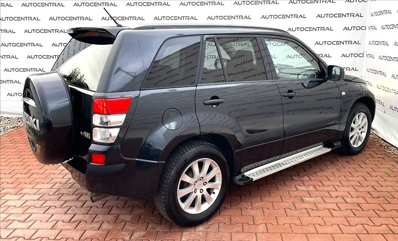 Suzuki Grand Vitara 2,0 i,103kW,4x4 - fotka 4 z 24