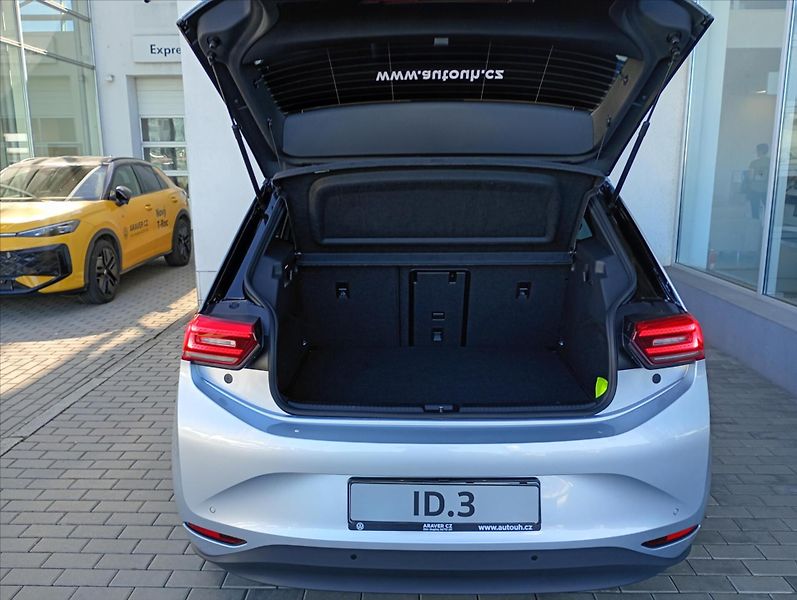 Volkswagen ID.3 (2025) Pro People 150 kW, 59 kWh - fotka 9 z 16