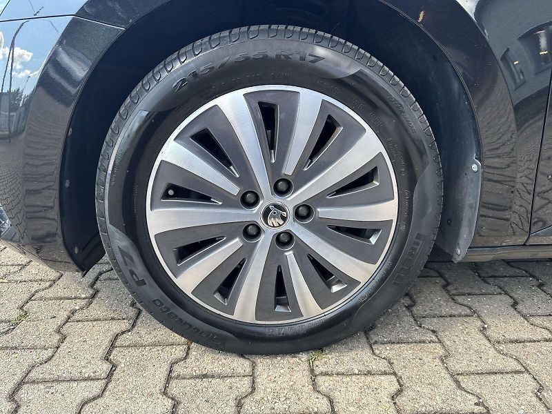 Škoda Superb (2022) Combi 2.0 TDI DSG Style - fotka 30 z 34