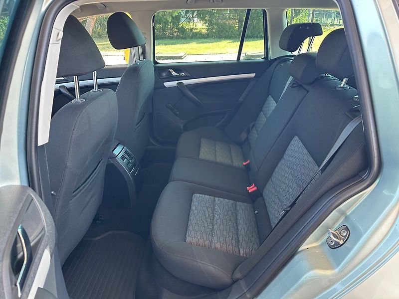 Škoda Octavia (2009) 1.9TDi NAVI, PRAVIDELNÝ SERVIS - fotka 12 z 13