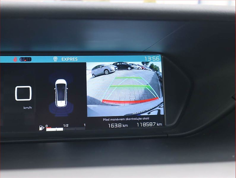 Citroën C4 Picasso (2017) 1.6 BlueHDi, 7 míst - fotka 17 z 20