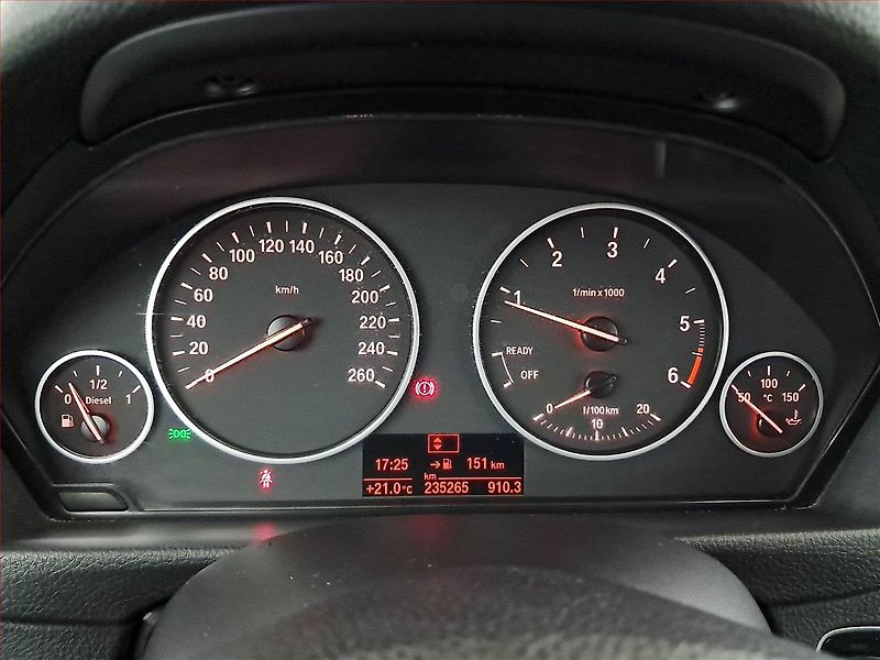 BMW Řada 3 (2015) 320 d, Serv.kniha, Tempomat - fotka 11 z 17