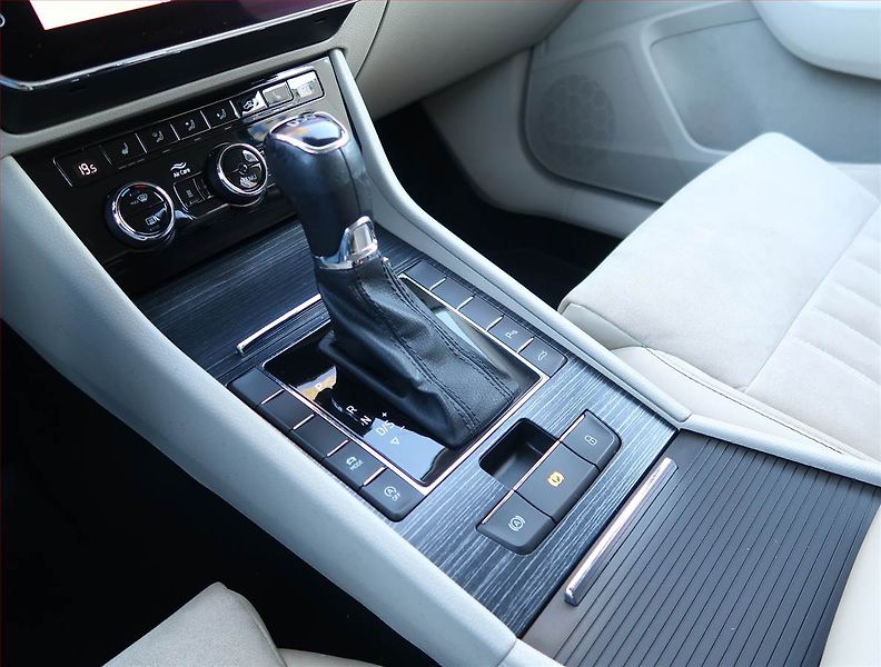 Škoda Superb (2019) Style 1.5 TSI, Automat - fotka 13 z 23