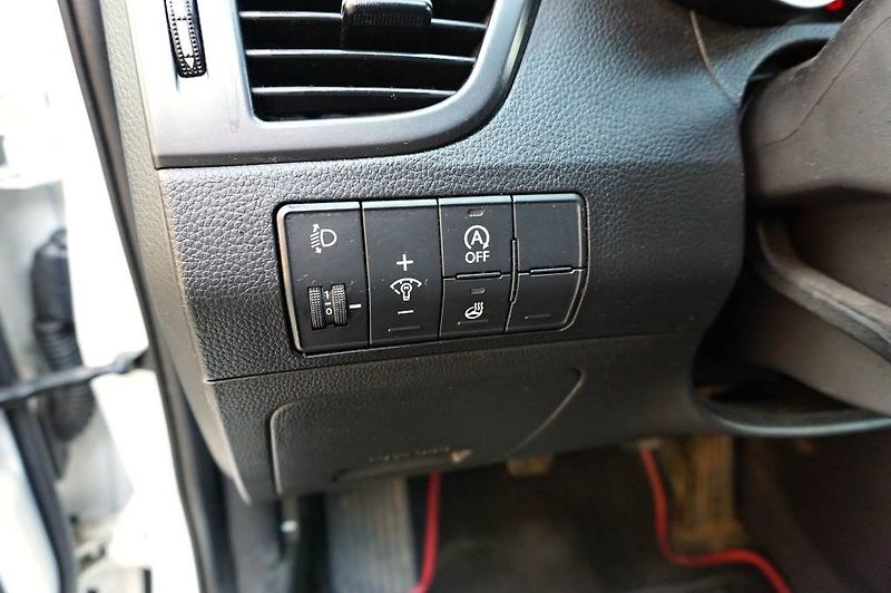 Hyundai i30 (2016) CZECH GO! 1,6 GDI 99 kW - fotka 26 z 44
