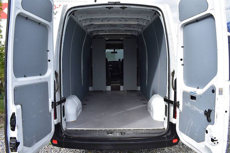 Renault Master 2,3 DCi L3H2,AC,DPH,AT,AKCE! - fotka 10 z 11