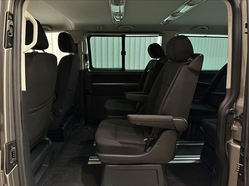 Volkswagen Multivan 2.0TDI 150kW COMFORT 2XALU - fotka 29 z 42