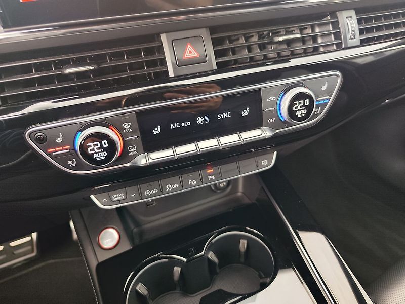 Audi RS 4 2.9 TFSI/331kW RS Dynamic pake - fotka 29 z 41