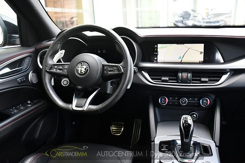 Alfa Romeo Stelvio 2.0T Q4 206KW TRIBUTO ITALIANO - fotka 23 z 50